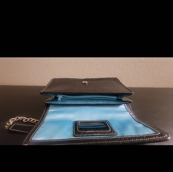 Black Handbag By Liz Claiborne - Picture 5 of 6